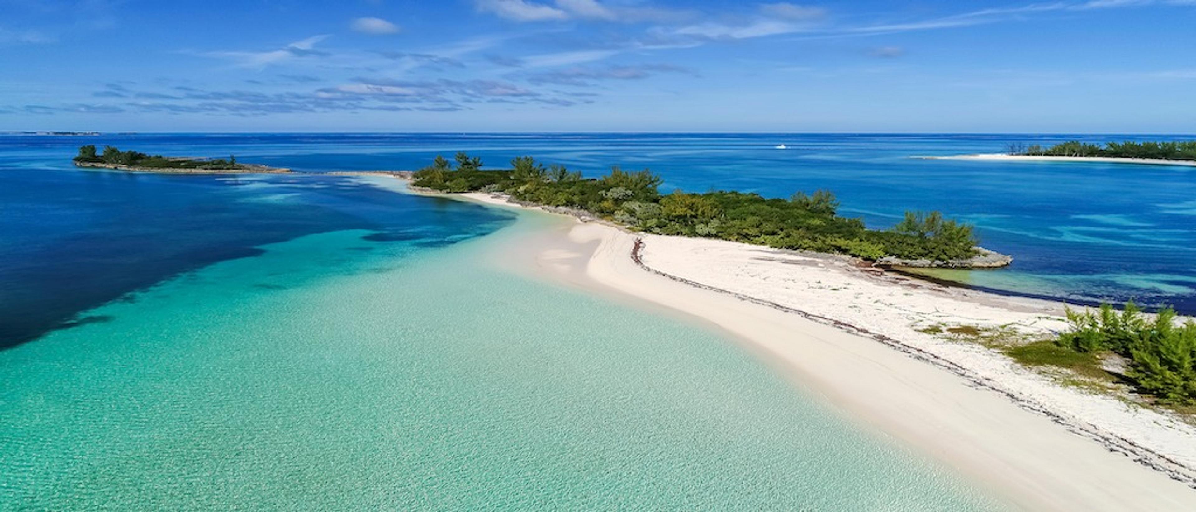 The Mailboat Chronicles – Sailing the Bahamas Like a Local